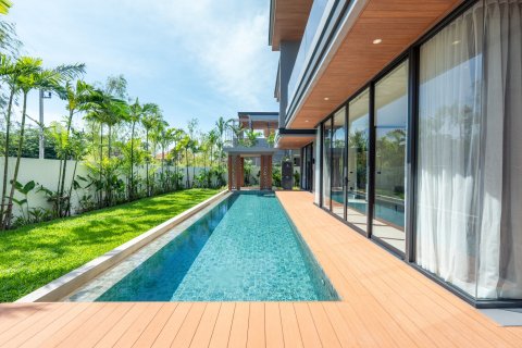 Chalet de 4 dormitorios en Layan Beach, Tailandia № 166694 - foto 19
