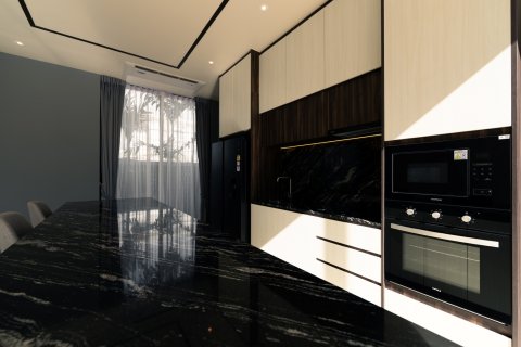 Chalet de 4 dormitorios en Layan Beach, Tailandia № 166694 - foto 16