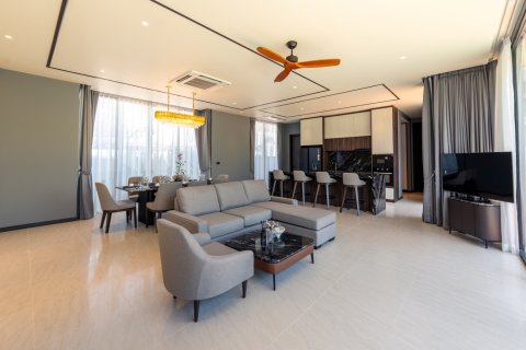 Chalet de 4 dormitorios en Layan Beach, Tailandia № 166694 - foto 27