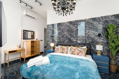 Chalet de 10 dormitorios en Pattaya, Tailandia № 164249 - foto 21