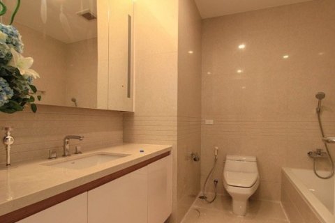 Condominio de 2 dormitorios en Pathum Wan, Bangkok, Tailandia № 133873 - foto 8