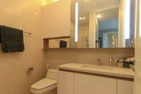 Condominio de 2 dormitorios en Pathum Wan, Bangkok, Tailandia № 133873 - foto 9