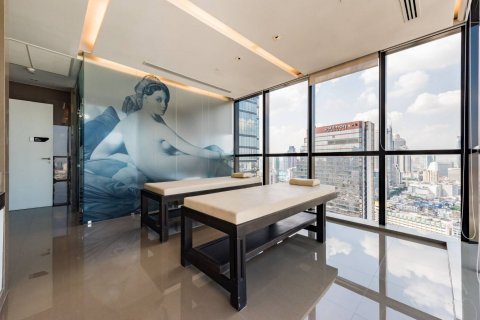 Condominio de 2 dormitorios en Bang Rak, Bangkok, Tailandia № 133872 - foto 22