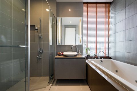 Condominio de 2 dormitorios en Bang Rak, Bangkok, Tailandia № 133872 - foto 8