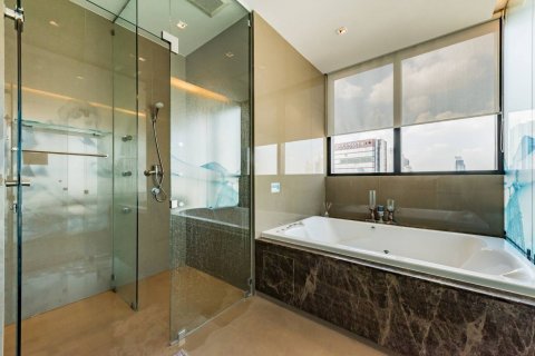 Condominio de 2 dormitorios en Bang Rak, Bangkok, Tailandia № 133872 - foto 7