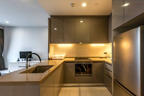 Condominio de 2 dormitorios en Bang Rak, Bangkok, Tailandia № 133872 - foto 12