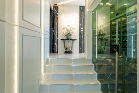 Chalet de 7 dormitorios en Pattaya, Tailandia № 133870 - foto 6