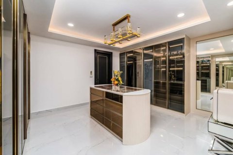 Chalet de 7 dormitorios en Pattaya, Tailandia № 133870 - foto 8