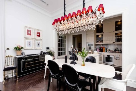 Condominio de 2 dormitorios en Pathum Wan, Bangkok, Tailandia № 133869 - foto 2