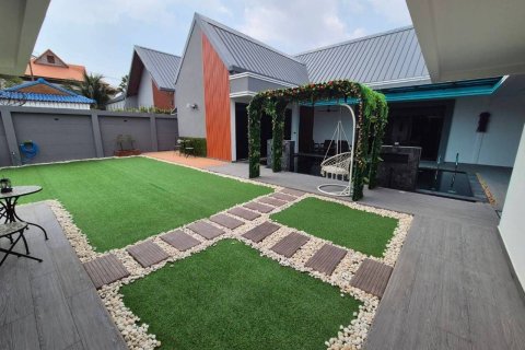 Casa de 6 dormitorios en Pattaya, Tailandia № 150259 - foto 21