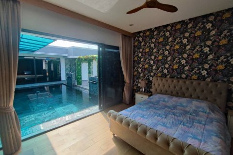 Casa de 6 dormitorios en Pattaya, Tailandia № 150259 - foto 13