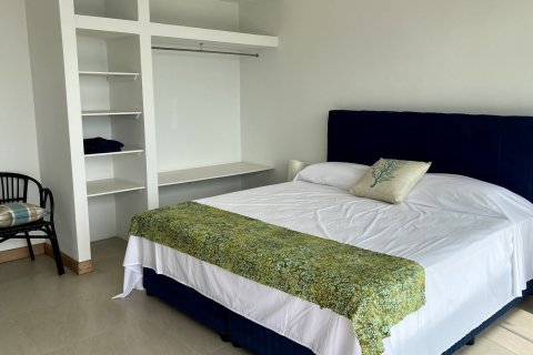 Chalet de 3 dormitorios en Ko Samui, Tailandia № 172431 - foto 20