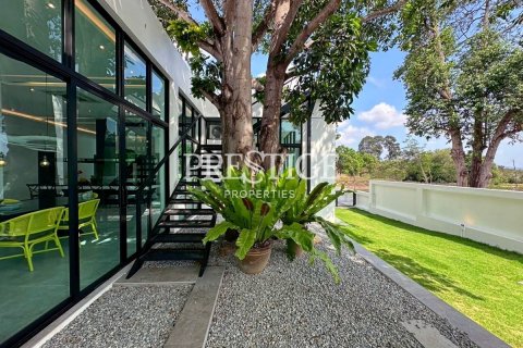 Casa de 4 dormitorios en Pattaya, Tailandia № 209921 - foto 19