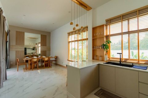 Chalet de 3 dormitorios en Pran Buri, Tailandia № 160162 - foto 7