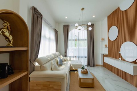 Chalet de 3 dormitorios en Pran Buri, Tailandia № 160162 - foto 5