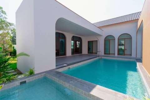 Chalet de 3 dormitorios en Pran Buri, Tailandia № 160162 - foto 2