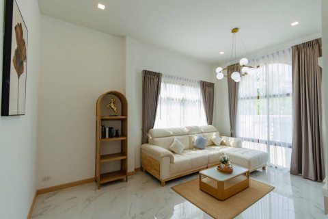 Chalet de 3 dormitorios en Pran Buri, Tailandia № 160162 - foto 6