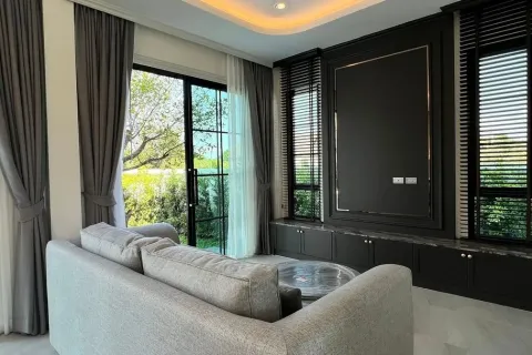 Chalet de 5 dormitorios en Chiang Mai, Tailandia № 162782 - foto 2