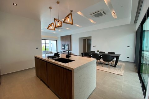 Chalet de 3 dormitorios en Hua Hin, Tailandia № 168393 - foto 11