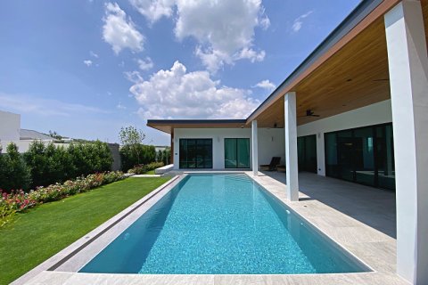 Chalet de 3 dormitorios en Hua Hin, Tailandia № 168361 - foto 4