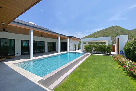 Chalet de 3 dormitorios en Hua Hin, Tailandia № 168361 - foto 3
