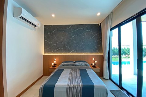 Chalet de 3 dormitorios en Hua Hin, Tailandia № 168361 - foto 28