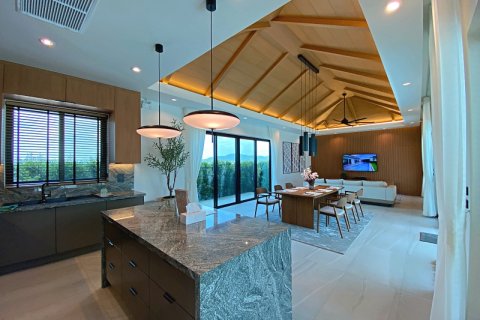 Chalet de 3 dormitorios en Hua Hin, Tailandia № 168361 - foto 10