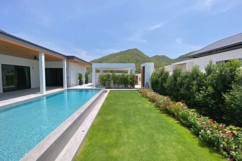 Chalet de 3 dormitorios en Hua Hin, Tailandia № 168361 - foto 5