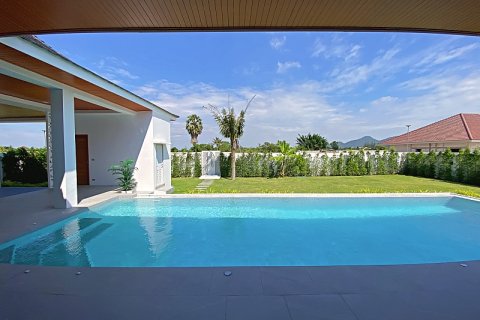 Chalet de 4 dormitorios en Hua Hin, Tailandia № 168363 - foto 5