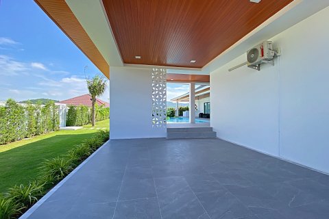 Chalet de 4 dormitorios en Hua Hin, Tailandia № 168363 - foto 10