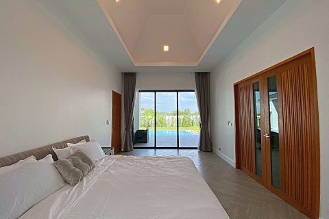 Chalet de 4 dormitorios en Hua Hin, Tailandia № 168363 - foto 23