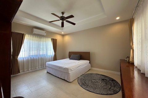 Chalet de 3 dormitorios en Hua Hin, Tailandia № 168394 - foto 24
