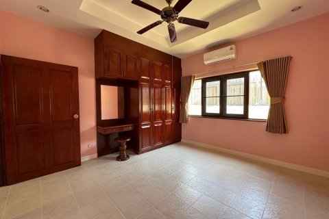 Chalet de 3 dormitorios en Hua Hin, Tailandia № 168394 - foto 22