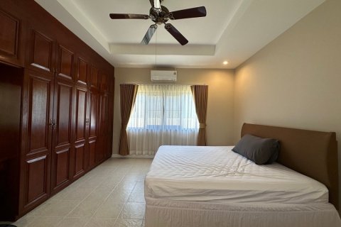 Chalet de 3 dormitorios en Hua Hin, Tailandia № 168394 - foto 17
