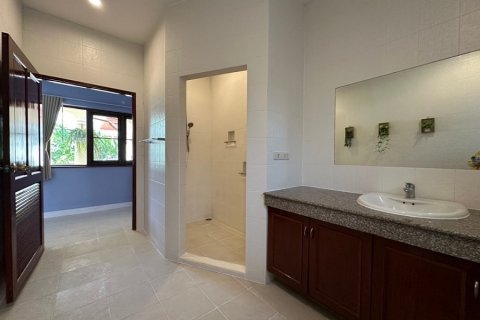 Chalet de 3 dormitorios en Hua Hin, Tailandia № 168394 - foto 20