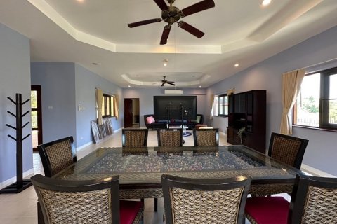 Chalet de 3 dormitorios en Hua Hin, Tailandia № 168394 - foto 12