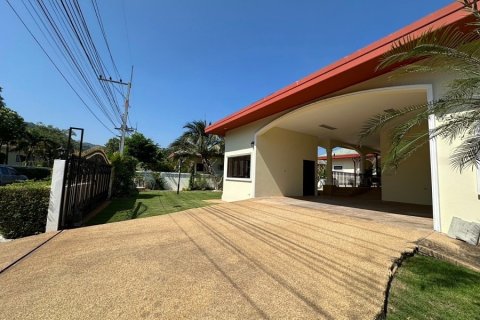 Chalet de 3 dormitorios en Hua Hin, Tailandia № 168394 - foto 27
