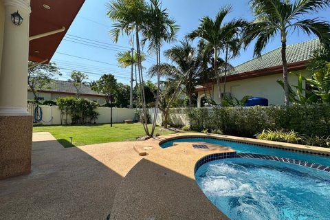 Chalet de 3 dormitorios en Hua Hin, Tailandia № 168394 - foto 3