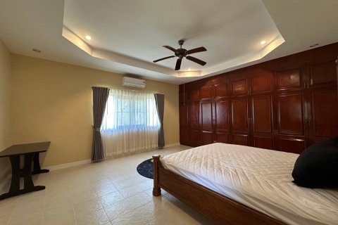 Chalet de 3 dormitorios en Hua Hin, Tailandia № 168394 - foto 16