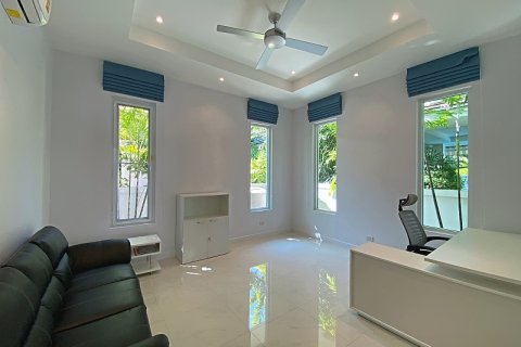 Chalet de 3 dormitorios en Hua Hin, Tailandia № 168395 - foto 17