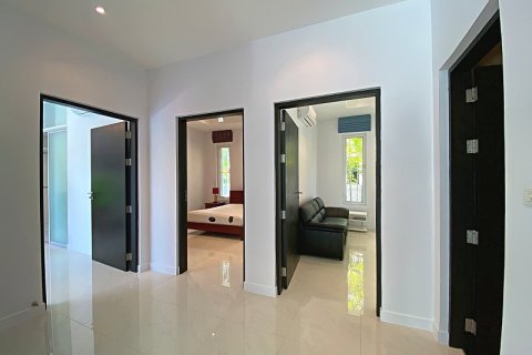 Chalet de 3 dormitorios en Hua Hin, Tailandia № 168395 - foto 24