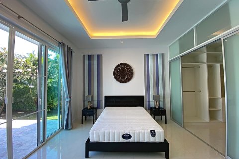 Chalet de 3 dormitorios en Hua Hin, Tailandia № 168395 - foto 18