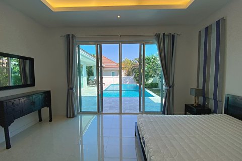 Chalet de 3 dormitorios en Hua Hin, Tailandia № 168395 - foto 20
