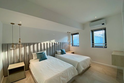 Chalet de 4 dormitorios en Hua Hin, Tailandia № 168362 - foto 22