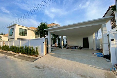 Chalet de 4 dormitorios en Hua Hin, Tailandia № 168362 - foto 28