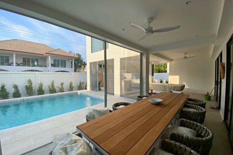 Chalet de 4 dormitorios en Hua Hin, Tailandia № 168362 - foto 13