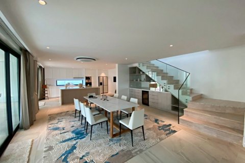Chalet de 4 dormitorios en Hua Hin, Tailandia № 168362 - foto 8