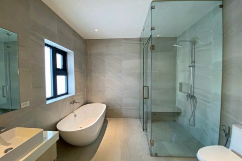 Chalet de 4 dormitorios en Hua Hin, Tailandia № 168362 - foto 18