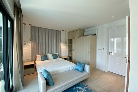 Chalet de 4 dormitorios en Hua Hin, Tailandia № 168362 - foto 19
