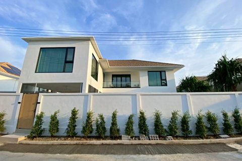 Chalet de 4 dormitorios en Hua Hin, Tailandia № 168362 - foto 29
